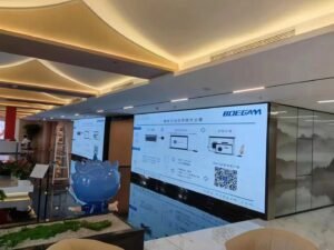 Boegam wireless presentation solution used in conference room and classroom for 4K screen sharing and collaboration.